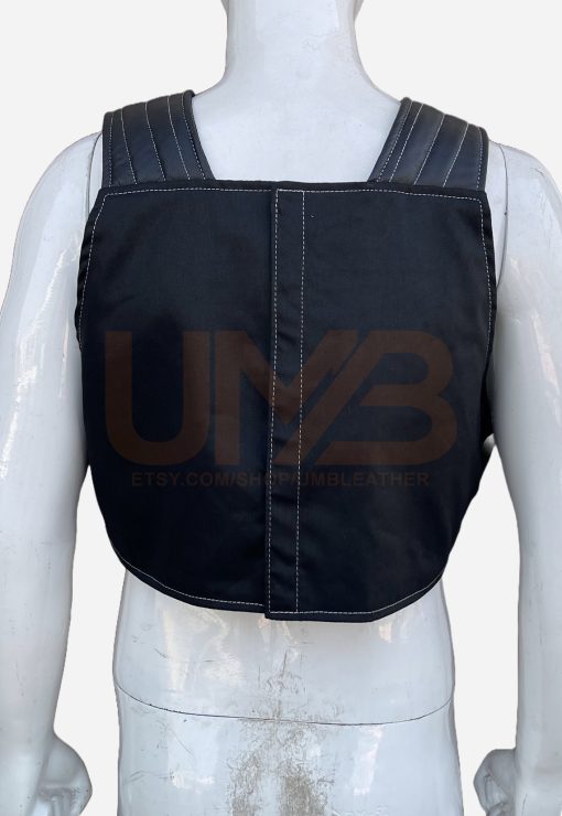 mando vest